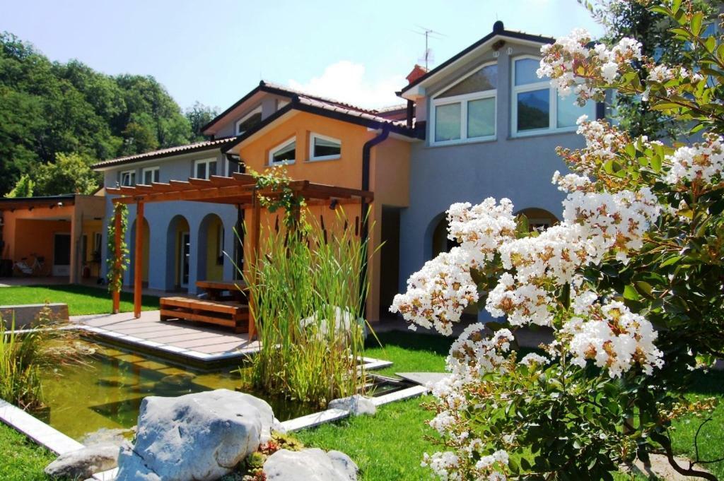 Hisa Posebne Sorte Kodreti Exterior foto