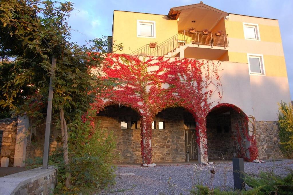 Hisa Posebne Sorte Kodreti Exterior foto
